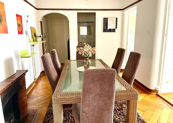 Grand Avec 3 A Coucher Apartment *