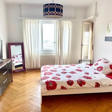 Grand Avec 3 A Coucher Апартаменты *